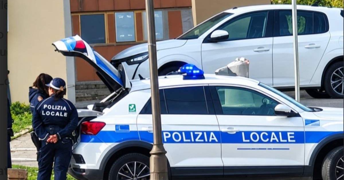Casal di Principe: rifiuti ingombranti in strada, denunciato un 60enne