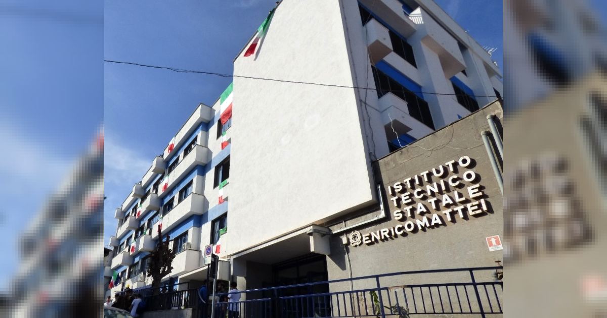 Casamicciola Terme: studenti del Mattei in piazza per chiedere interventi contro i topi nella scuola