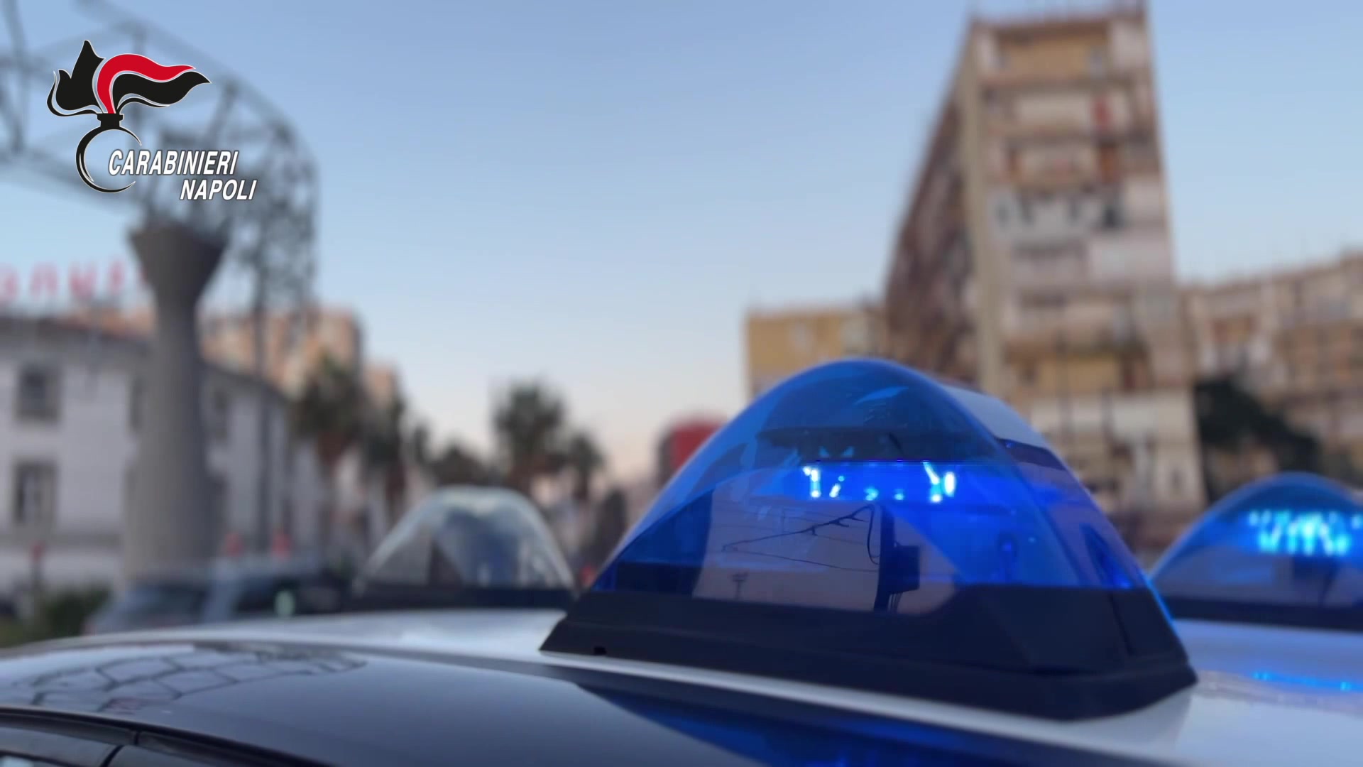 Forcella: boss del clan Mazzarella scoperto in un armadio; arresti e droga tra Napoli e Caivano