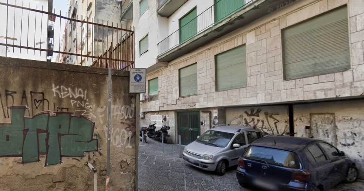 Napoli, Forcella: sparatoria in vico Zuroli tra Giuliano e Mazzarella, due bossoli repertati