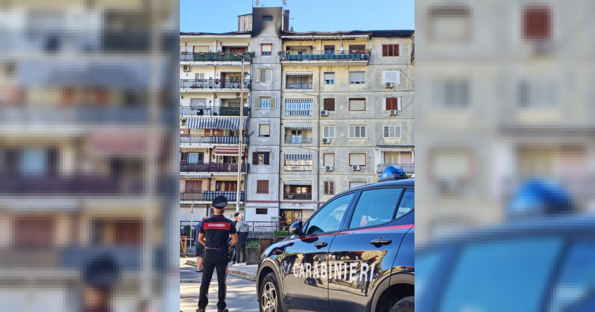 Melito di Napoli: incendio in edificio ERP evacua 26 nuclei familiari, verifiche strutturali e vigilanza h24