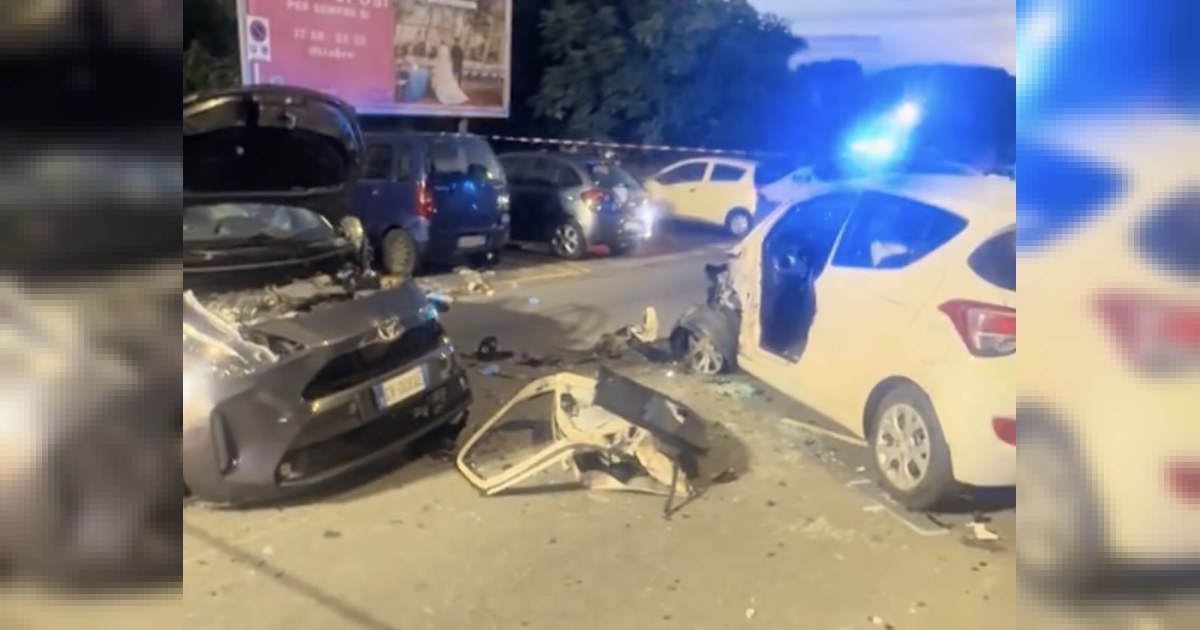 Via Terracina, Napoli: incidente con sette veicoli coinvolti e ferita una persona