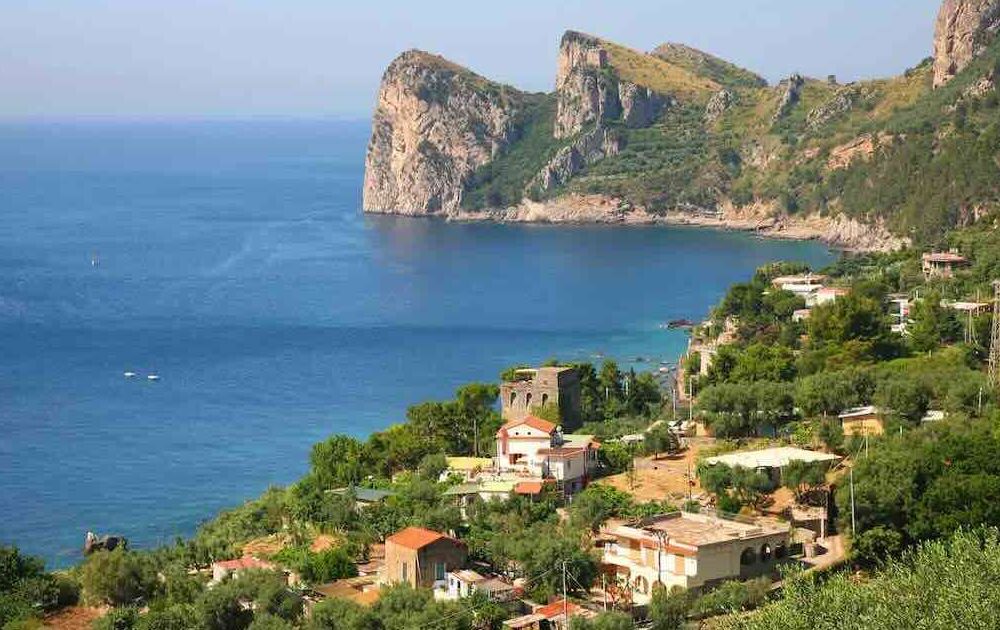 Massa Lubrense Nerano: opere nel Villaggio Nettuno prive di titoli paesaggistici, indagine in corso