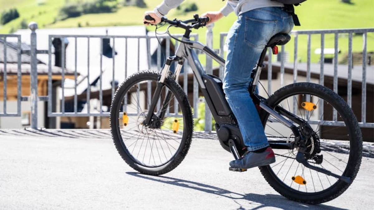 Penisola sorrentina: blitz della polizia su banda di ladri di biciclette elettriche; cinque arresti domiciliari