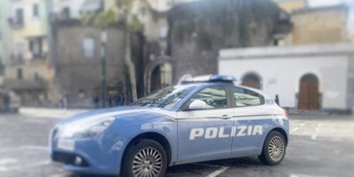 Napoli Vicaria-Mercato: arrestato 33enne per detenzione ai fini di spaccio; 20 involucri e 105 euro sequestrati