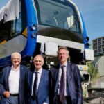 Napoli accelera con la Linea 6: posizionato il primo treno Hitachi Rail e partono i collaudi tra Mostra e Municipio