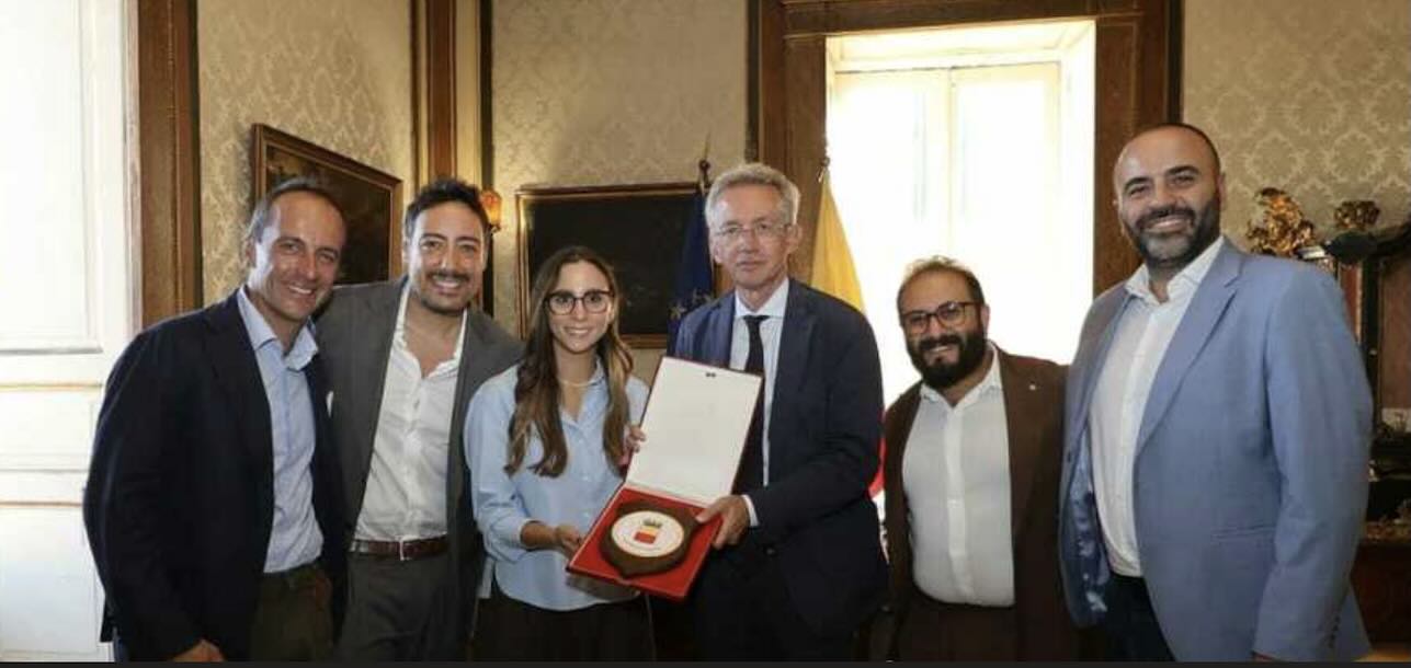 Napoli punta sui contenuti video per valorizzare la città: Manfredi incontra The Jackal