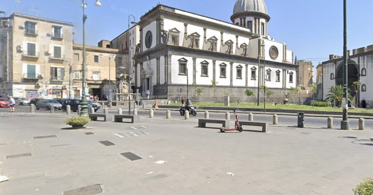 Napoli, piazza De Nicola: pusher fermato in flagranza di spaccio