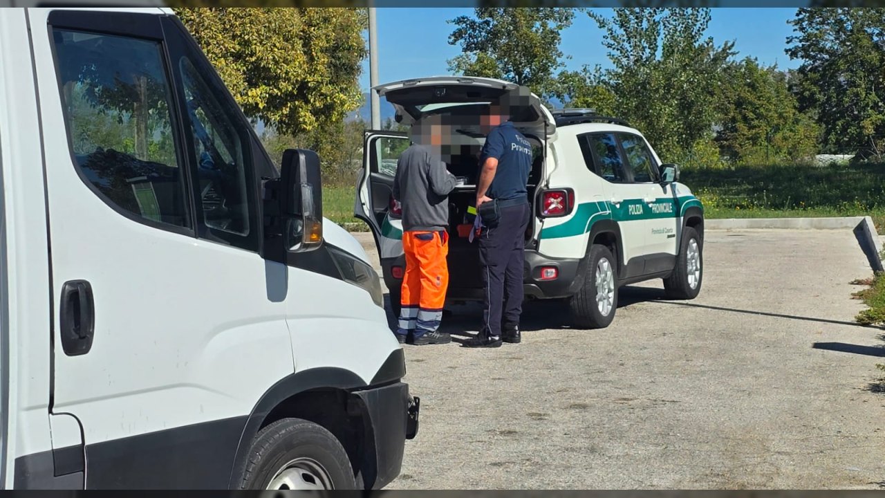 Caserta, blitz ambientale sui 12 impianti di trattamento rifiuti: irregolarità emerse, multe oltre 20mila euro e sequestro di un camion