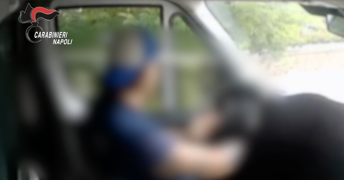 Piscinola: blitz di polizia sventa rapina ai tabacchi, arrestato anche un minore