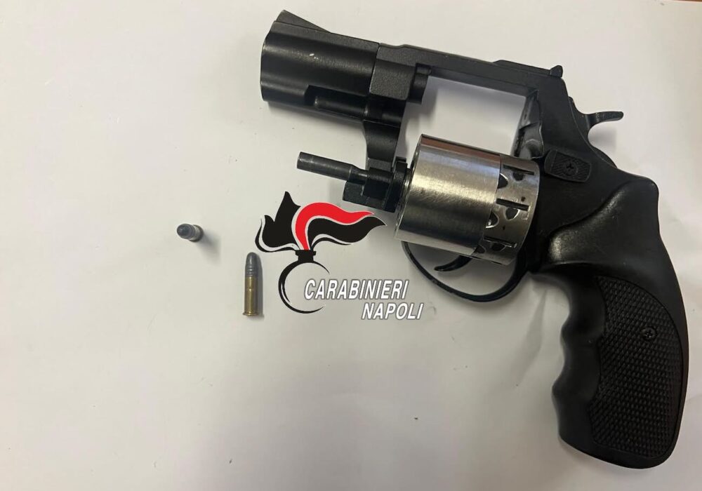 Marano di Napoli: pistola nascosta in auto, Corte d’Appello riduce la pena a 2 anni e 6 mesi e dispone gli arresti domiciliari per Tipaldi Marano di Napoli: pistola nascosta in auto, Corte d’Appello riduce la pena a 2 anni e 6 mesi e dispone gli arresti domiciliari per Tipaldi
